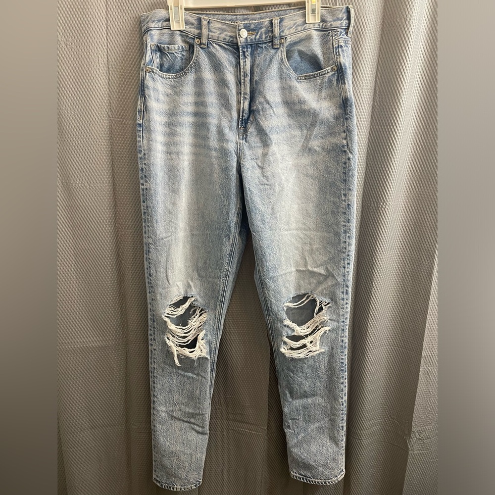 American Eagle Mom Jean